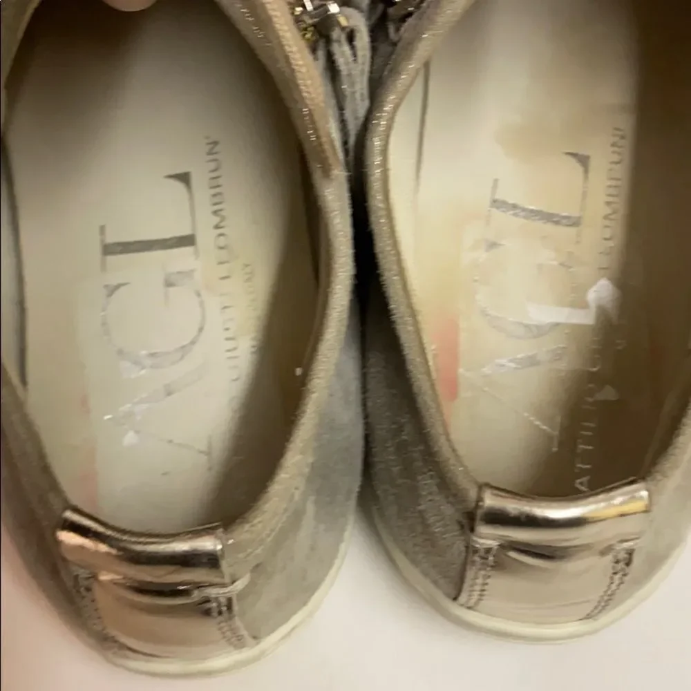 AGL,‎ Metallic Cap Toe Zip Sneaker size 8/38 A17